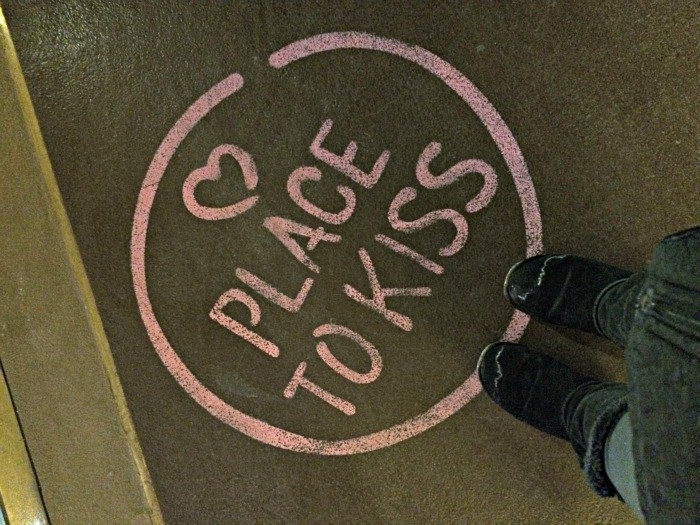 Place to kiss on the Eiffel Tower